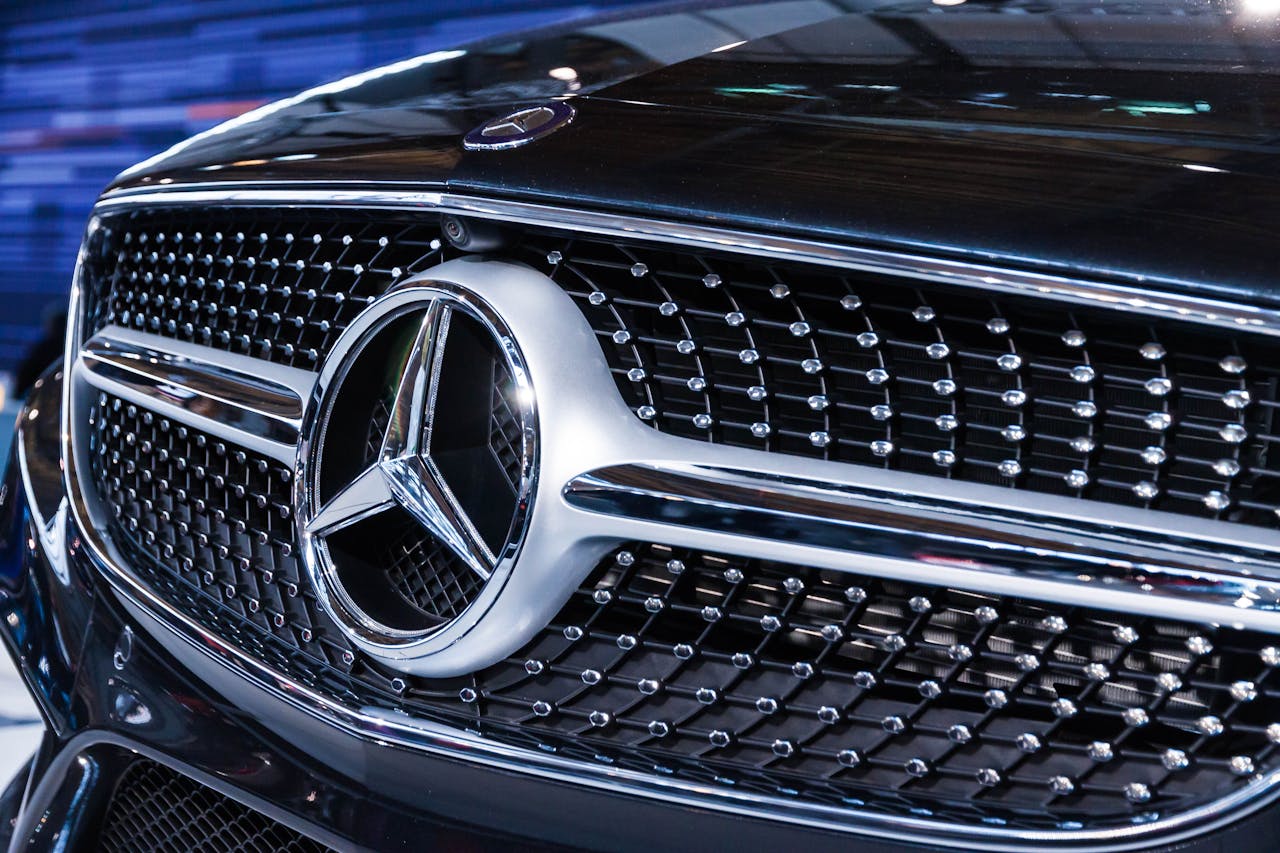 Mercedes-Benz: Symbol luxusu a průkopník technologií